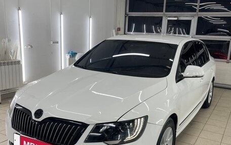Skoda Superb III рестайлинг, 2013 год, 990 000 рублей, 2 фотография