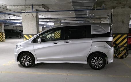 Honda Freed I, 2015 год, 1 390 000 рублей, 3 фотография