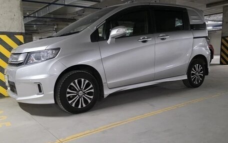 Honda Freed I, 2015 год, 1 390 000 рублей, 12 фотография