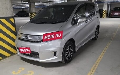 Honda Freed I, 2015 год, 1 390 000 рублей, 13 фотография