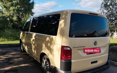 Volkswagen Transporter T6 рестайлинг, 2017 год, 1 800 000 рублей, 4 фотография