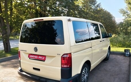 Volkswagen Transporter T6 рестайлинг, 2017 год, 1 800 000 рублей, 5 фотография