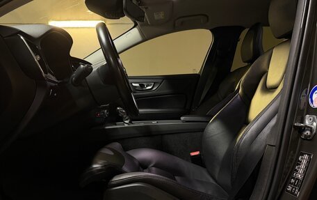 Volvo V60 II, 2019 год, 2 480 000 рублей, 6 фотография