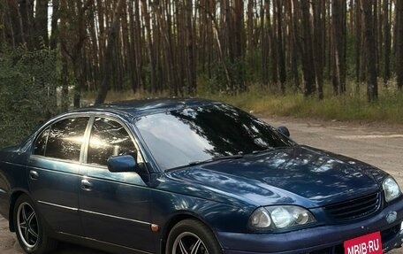 Toyota Avensis III рестайлинг, 1999 год, 177 000 рублей, 1 фотография