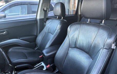 Mitsubishi Outlander III рестайлинг 3, 2011 год, 1 592 000 рублей, 12 фотография