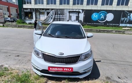 KIA Rio III рестайлинг, 2016 год, 917 000 рублей, 1 фотография