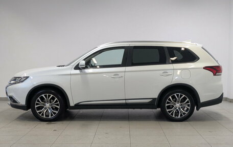 Mitsubishi Outlander III рестайлинг 3, 2018 год, 2 190 000 рублей, 8 фотография