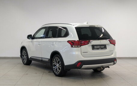 Mitsubishi Outlander III рестайлинг 3, 2018 год, 2 190 000 рублей, 7 фотография