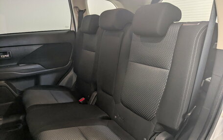 Mitsubishi Outlander III рестайлинг 3, 2018 год, 2 190 000 рублей, 12 фотография