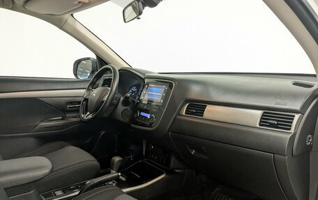 Mitsubishi Outlander III рестайлинг 3, 2018 год, 2 190 000 рублей, 11 фотография