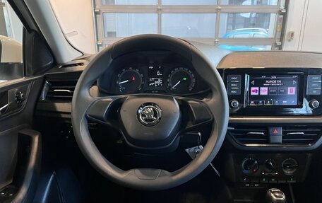 Skoda Rapid II, 2021 год, 1 565 000 рублей, 10 фотография
