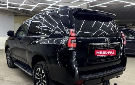 Toyota Land Cruiser Prado 150 рестайлинг 2, 2021 год, 6 100 000 рублей, 11 фотография