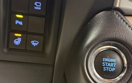 Toyota Land Cruiser Prado 150 рестайлинг 2, 2021 год, 6 100 000 рублей, 21 фотография