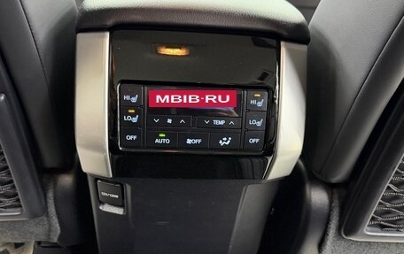 Toyota Land Cruiser Prado 150 рестайлинг 2, 2021 год, 6 100 000 рублей, 24 фотография