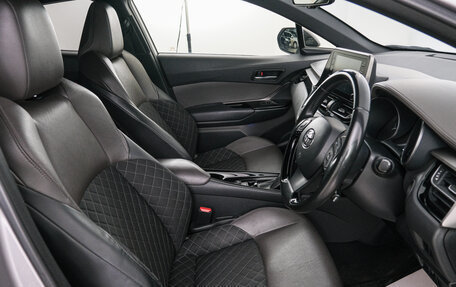 Toyota C-HR I рестайлинг, 2019 год, 2 299 000 рублей, 8 фотография