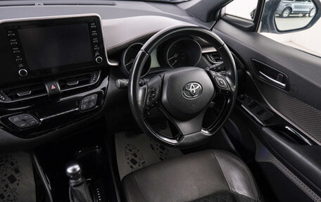 Toyota C-HR I рестайлинг, 2019 год, 2 299 000 рублей, 10 фотография