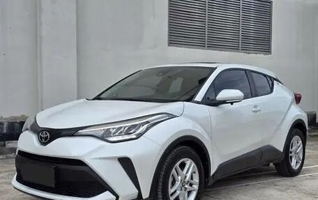 Toyota C-HR I рестайлинг, 2021 год, 1 500 000 рублей, 1 фотография