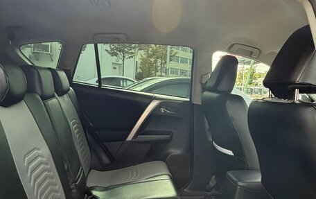 Toyota RAV4, 2018 год, 2 500 000 рублей, 13 фотография