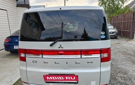 Mitsubishi Delica D:5 I, 2011 год, 600 000 рублей, 4 фотография