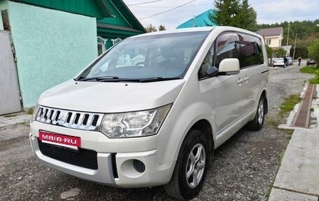 Mitsubishi Delica D:5 I, 2011 год, 600 000 рублей, 2 фотография
