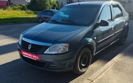 Renault Logan I, 2010 год, 305 000 рублей, 2 фотография