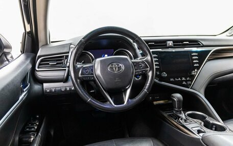 Toyota Camry, 2019 год, 2 528 000 рублей, 14 фотография