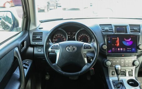 Toyota Highlander III, 2012 год, 2 150 000 рублей, 18 фотография