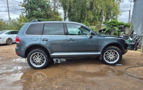 Volkswagen Touareg III, 2004 год, 850 000 рублей, 3 фотография