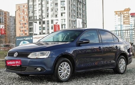 Volkswagen Jetta VI, 2012 год, 899 000 рублей, 2 фотография