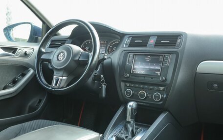 Volkswagen Jetta VI, 2012 год, 899 000 рублей, 10 фотография