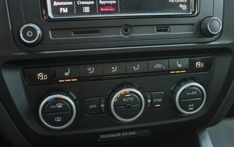 Volkswagen Jetta VI, 2012 год, 899 000 рублей, 20 фотография