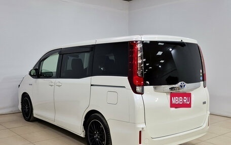 Toyota Noah III, 2014 год, 1 595 000 рублей, 8 фотография