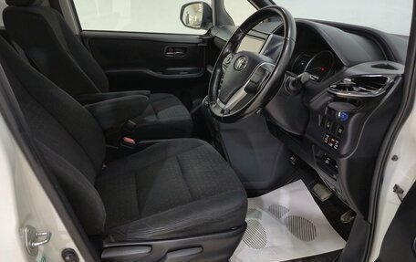 Toyota Noah III, 2014 год, 1 595 000 рублей, 12 фотография
