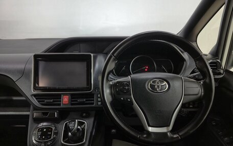 Toyota Noah III, 2014 год, 1 595 000 рублей, 14 фотография