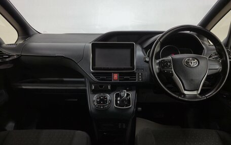 Toyota Noah III, 2014 год, 1 595 000 рублей, 13 фотография