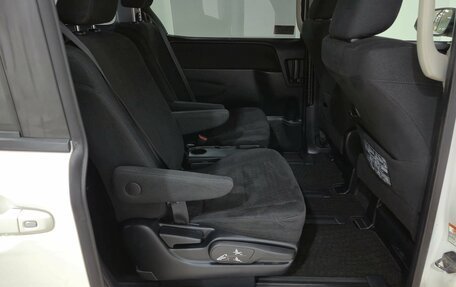 Toyota Noah III, 2014 год, 1 595 000 рублей, 17 фотография