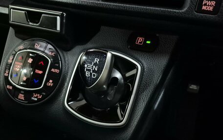 Toyota Noah III, 2014 год, 1 595 000 рублей, 25 фотография