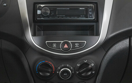 Hyundai Solaris II рестайлинг, 2013 год, 929 000 рублей, 17 фотография
