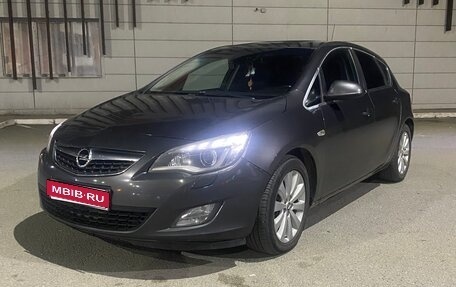 Opel Astra J, 2011 год, 600 000 рублей, 1 фотография