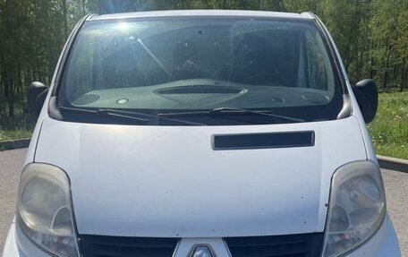 Renault Trafic, 2011 год, 1 400 000 рублей, 2 фотография