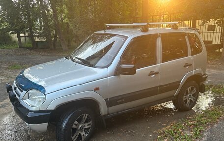 Chevrolet Niva I рестайлинг, 2005 год, 290 000 рублей, 2 фотография