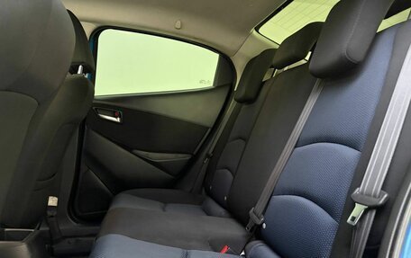 Toyota Yaris III рестайлинг, 2017 год, 1 095 000 рублей, 15 фотография