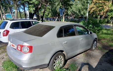 Volkswagen Jetta VI, 2009 год, 400 000 рублей, 2 фотография