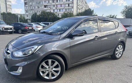 Hyundai Solaris II рестайлинг, 2012 год, 780 000 рублей, 2 фотография