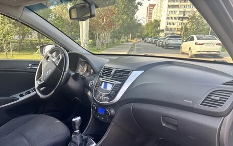 Hyundai Solaris II рестайлинг, 2012 год, 780 000 рублей, 30 фотография