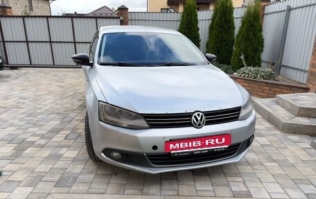 Volkswagen Jetta VI, 2013 год, 750 000 рублей, 2 фотография