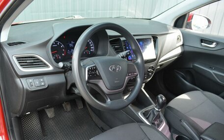 Hyundai Solaris II рестайлинг, 2017 год, 989 999 рублей, 16 фотография
