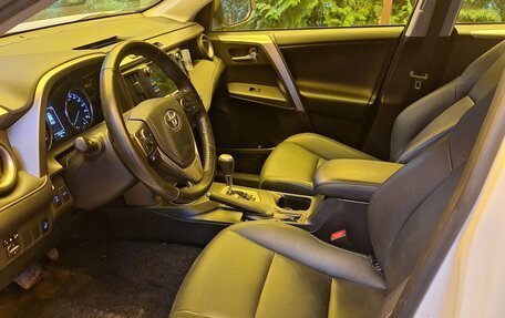 Toyota RAV4, 2019 год, 2 900 000 рублей, 5 фотография