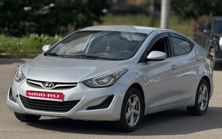 Hyundai Elantra V, 2015 год, 950 000 рублей, 2 фотография