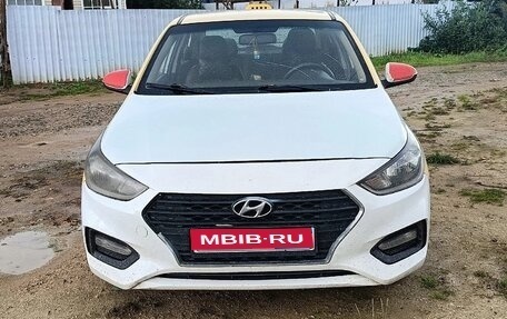 Hyundai Solaris II рестайлинг, 2019 год, 650 000 рублей, 1 фотография